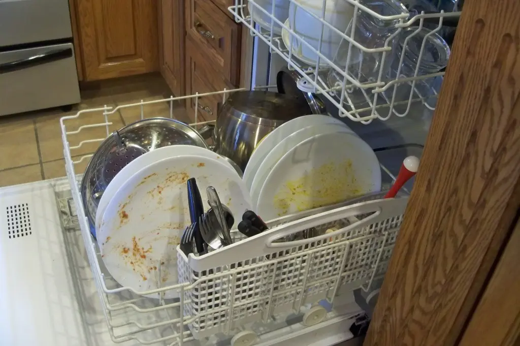 تعمیر ماشین ظرفشویی در اهواز؛ تمیز نشدن ظروف